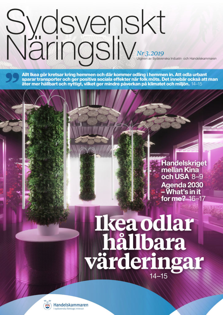 Omslaget för tidningen Sydsvenskt Näringsliv 3 2019 visar hydroponisk odling i lila ljus på Ikeas utställning på Chelsea Flower Show.