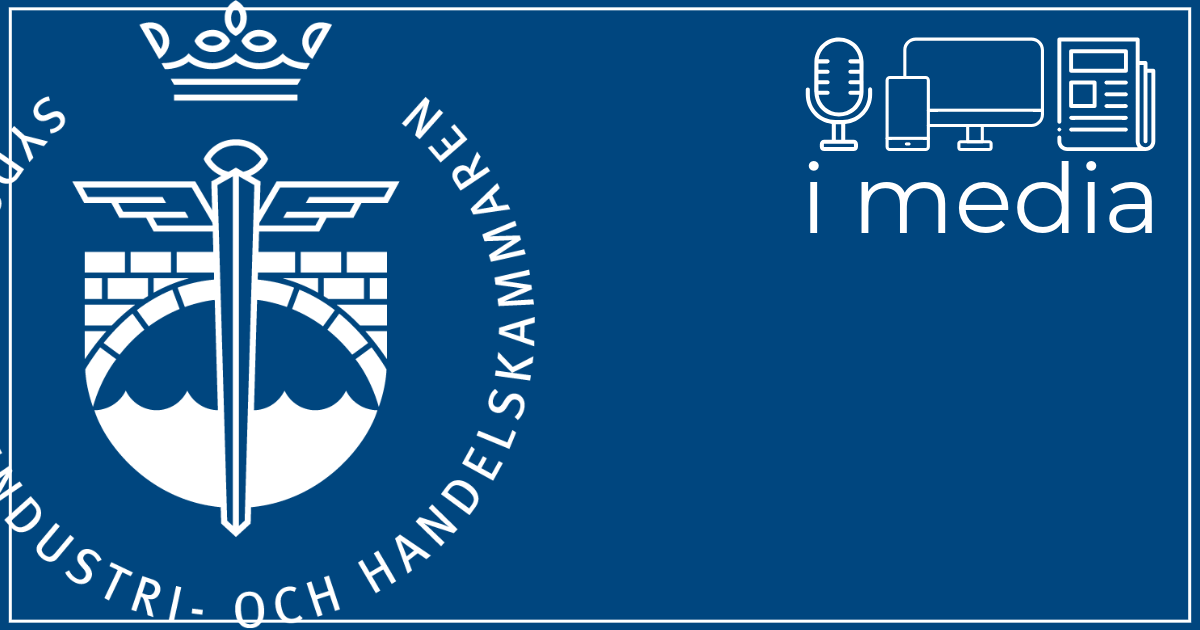 Blå bild med Handelskammarens logotyp i vitt och texten "I media"